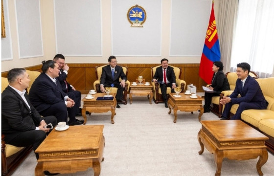 Ёкозүна Асахифүжи “Алтан гадас” одонгоор шагнууллаа