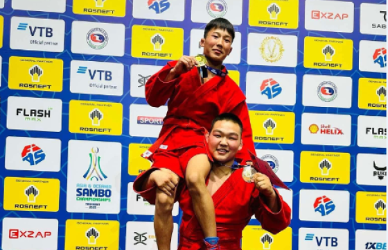 Г.Доржсүрэн самбо бөхийн өсвөр үеийн Ази тивийн аварга боллоо