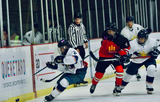 Монголын хоккейчид дэлхийн аваргын эхний хожлоо авлаа