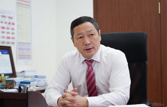 ЕРӨНХИЙ АУДИТОРТ НЭР ДЭВШИГЧ С.МАГНАЙСҮРЭН ГЭЖ ХЭН БЭ