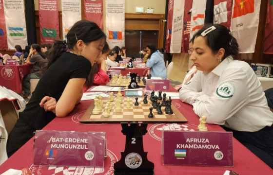 Шатрын Ази тивийн аваргыг Б.Мөнгөнзул, Сэшадри, Боднарук нар тэргүүлж явна