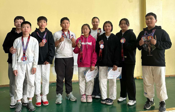 Хан-Уулын тамирчид кураш, бүстэй бөхийн улсын аваргад амжилттай оролцов