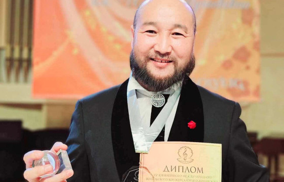 Дуучин П.Баярмагнай олон улсын дуурийн дуулаачдын наадмаас тэргүүн байр хүртжээ