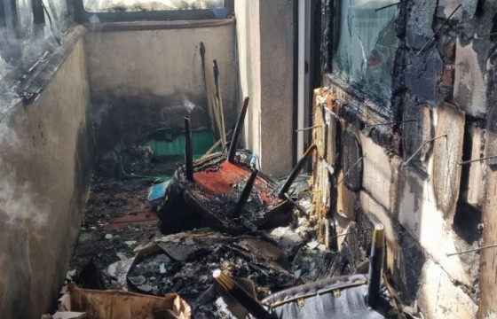 Гэртээ цоожтой үлдсэн хүүхдүүдийг галын аюулаас аварчээ