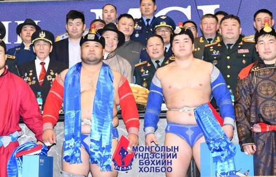 ДАРХАН АВАРГА ЦОЛНЫ ХҮНДЭТГЭЛД Э.БАТМАГНАЙ НАЧИН ТҮРҮҮЛЛЭЭ