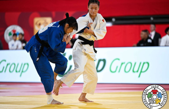 ДЭЛХИЙН АВАРГАД ӨРСӨЛДӨХ ЭМЭГТЭЙ ЖҮДОЧДЫГ ТАНИЛЦУУЛЖ БАЙНА