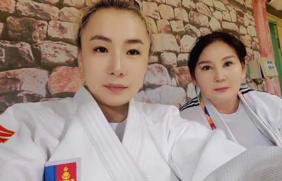 О.АЛТАНТҮЛХҮҮР: Ээж маань барилдуулахгүй, балетын сургуульд явуулна гэж их хичээсэн