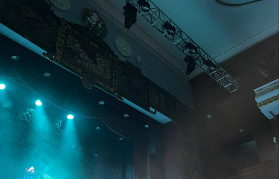 ЗУРВАС: ТЕАТР