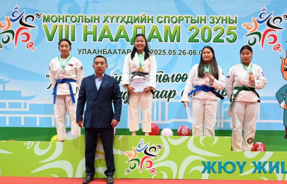 Д.Үүрцайх хүүхдийн наадмын аварга боллоо