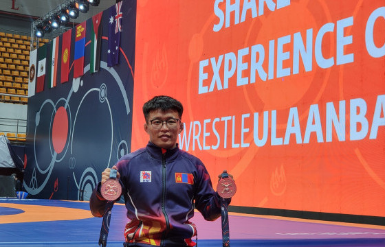 М.ДАВААБАНДИ:  Ахынхаа барилдахыг хараад бөхийн спортыг сонирхон дурлаж  эхэлсэн