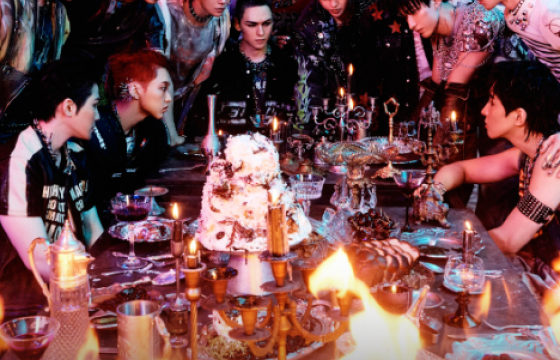 SEVENTEEN хамтлаг 10 жилийн ойдоо зориулан “HAPPY BURSTDAY” цомог гаргалаа