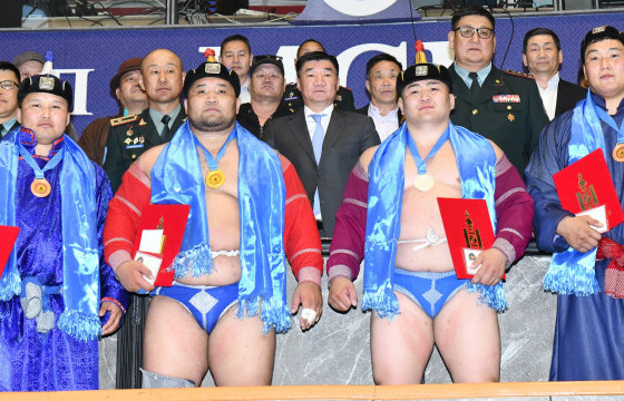 Хурц арслан Э.Мөнхбаатар түрүүлж, “бадрангүй чимэг” нэмлээ