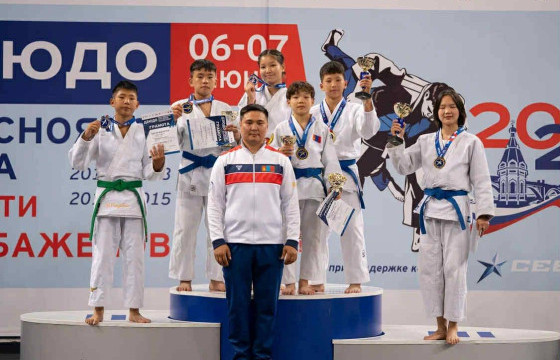 “Цагаанбаатар академи”-ийн жүдочид ОХУ-аас 4 алт, 1 мөнгө, 1 хүрэл хүртжээ