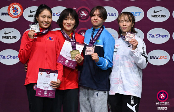 ЭНЭ ӨДӨР АЗИЙН АВАРГЫН МӨНГӨН МЕДАЛЬТ Б.АНУДАРЬ МЭНДЭЛЖЭЭ