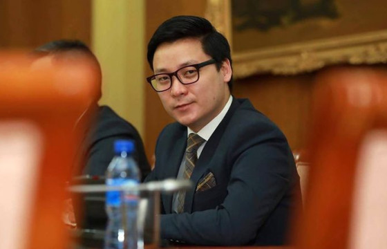 Ерөнхийлөгчийн Тамгын газрын даргаар томилогдсон А.Үйлстөгөлдөр гэж хэн бэ