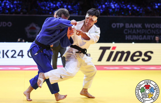 ЖҮДО БӨХИЙН ДЭЛХИЙН АВАРГЫН ХОЁР ДАХЬ ӨДӨР БАРИЛДАХ БӨХЧҮҮД