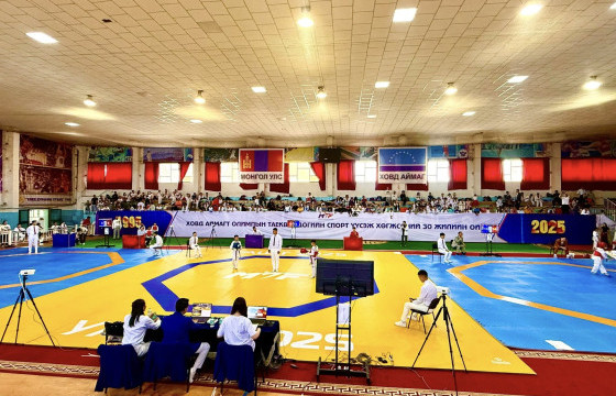 Таэквондогийн өсвөр үеийн улсын аварга Ховд аймагт эхэллээ