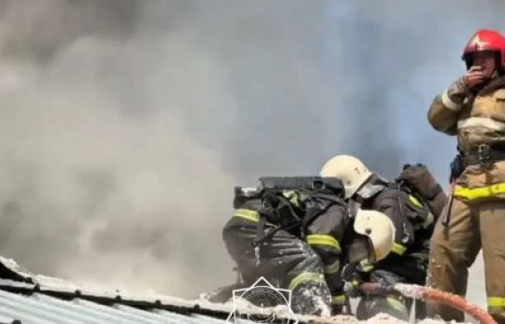 Алмата хотын нарийн боовны үйлдвэр галд өртөж, Талгар чиглэлийн зам түгжирчээ