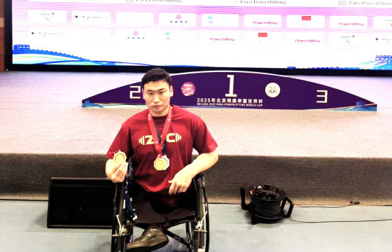 Д.Жигжид пара пауэрлифтингийн дэлхийн цомоос алт, Б.Алтангэрэл хүрэл медаль хүртэв