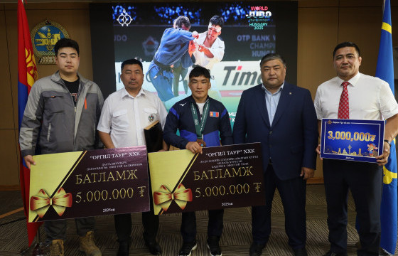 Дэлхийн аваргын хүрэл медаль К.Ёолкод хүндэтгэл үзүүлэв