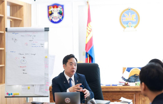 НИТХ-ЫН ДАРГА А.БАЯР ЗАМ ТЭЭВРИЙН ОСЛЫН ХЭМЖИЛТ ЗЭРГИЙГ ДРОНООР ШИЙДЭХ ТАЛААР БНСУ-ЫН КОМПАНИТАЙ САНАЛ СОЛИЛЦЛОО