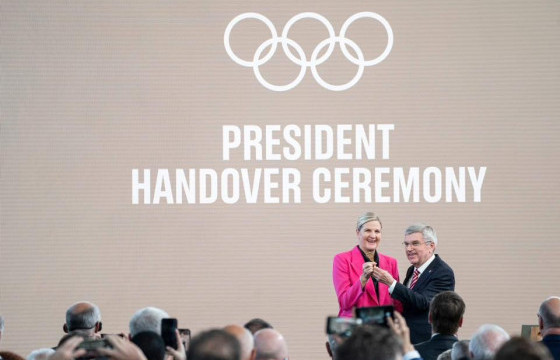 Кирсти Ковентри ОУОХ-ны ерөнхийлөгчийн ажлаа эхлүүллээ