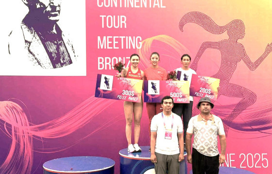 Э.Оюундарь Узбекистанаас мөнгөн медаль хүртжээ