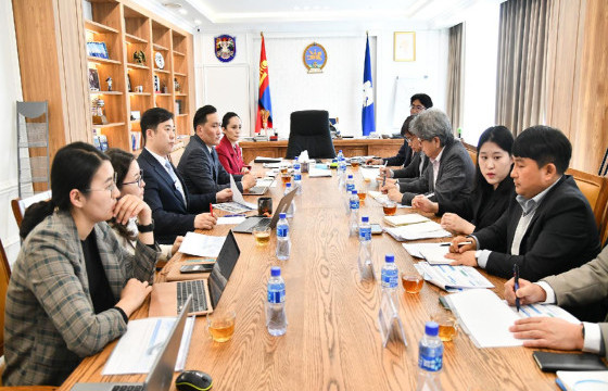 СУРГУУЛЬ ОРЧИМД ЗАМ ТЭЭВРИЙН ОСЛЫГ БУУРУУЛАХ ЧИГЛЭЛЭЭР КОЙКА ОЛОН УЛСЫН БАЙГУУЛЛАГЫН ТӨЛӨӨЛӨГЧДИЙГ ХҮЛЭЭН АВЧ УУЛЗЛАА