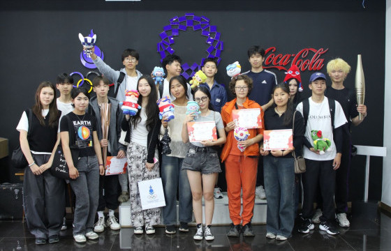 МҮОХ-д сайн дурын ажил хүүхдүүдэд батламж гардуулав