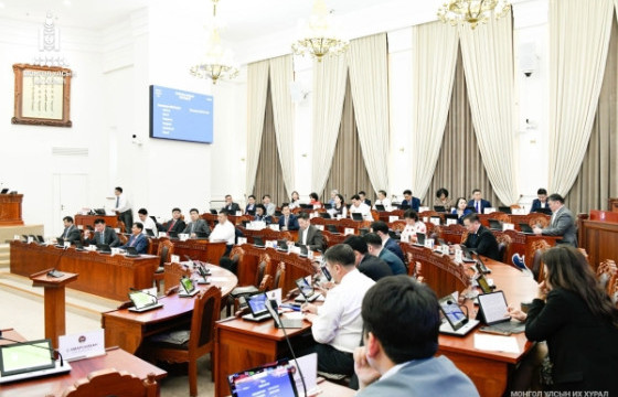 Төсвийн нэмэлт, өөрчлөлтийн хуулийн төслүүдийг яаралтай хэлэлцэхийг УИХ-ын гишүүдийн 67.5 хувь дэмжлээ