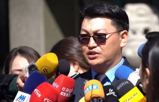 С.БАЯРЦЭЦЭГ: Холимог тулаанч Г.Чинзоригийг үргэлжлүүлэн цагдан хорино