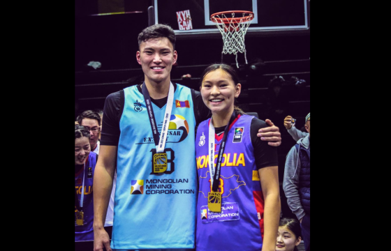 О.ЭНХБААТАР: Дүүгээрээ маш их бахархаж байна. Дүүдээ бидний тааз энд биш илүү өндөрт байгаа шүү гэж хэлмээр байна