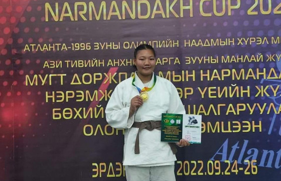 ЭНЭ ӨДӨР “ЖЕНКО” КЛУБИЙН Ц.САНЖИДМАА МЭНДЭЛЖЭЭ