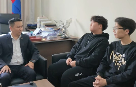 П.Сайнзориг “The mongolz” багийн тамирчдыг хүлээн авч уулзжээ