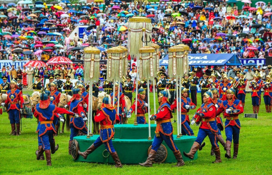 ҮНДЭСНИЙ БАЯР НААДМЫН ХӨТӨЛБӨР ГАРЛАА