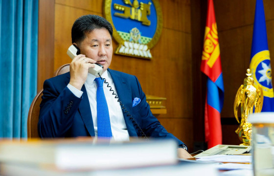 Ерөнхийлөгч У.Хүрэлсүх төрийн албан хаагчдад мэндчилгээ дэвшүүллээ