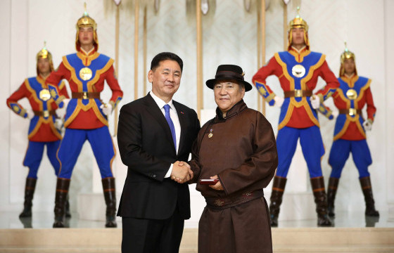 САЛХИ ДАМБИЙ, МУХАР ХУРУУТ БАЗАР, НОЁН СОЛИОТЫН ДҮРИЙГ БҮТЭЭСЭН МУГЖ Д.БЯМБАЦОГТ