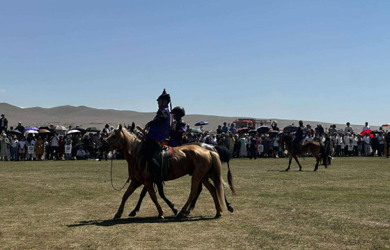 Улсын манлай уяач З.Мэндсайханы хул үрээ түрүүллээ