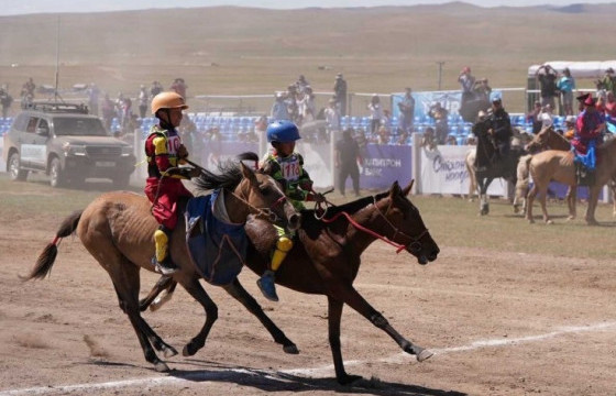 Төв аймгийн Дэлгэрхаан сумын уяач Ш.Мөнгөншагайгийн хурдан хээр даага түрүүллээ