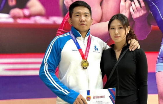 ЭНЭ ӨДӨР ЧӨЛӨӨТ БӨХИЙН ОУХМ Б.БАТ-ЭРДЭНЭ МЭНДЭЛЖЭЭ