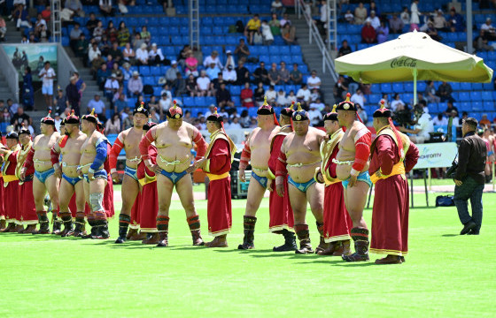 Тавын даваанд улсын аварга, арслан , гарьд цолтнууд ам авлаа