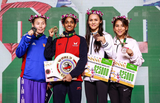 ЭНЭ ӨДӨР ДЭЛХИЙН АВАРГЫН МӨНГӨН МЕДАЛЬТ Л. АЛТАНЦЭЦЭГ МЭНДЭЛЖЭЭ