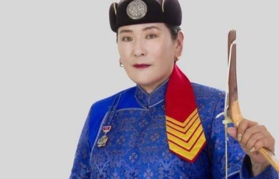 Х.Хүрэлтуяа, Ч.Гандаваа нар баяр наадмын үндэсний сурын харваанд түрүүллээ