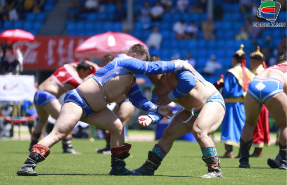 НААДАМЧДЫН ӨМНӨ НЭГЭНДЭЭ БУУЖ ӨГӨХӨӨ БОЛЪЁ, БӨХЧҮҮД ЭЭ