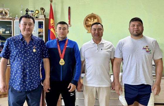  Б.Серик , Р.Омар нарыг  “Таван Богдын бүргэдүүд” дэвжээ хүлээн авлаа