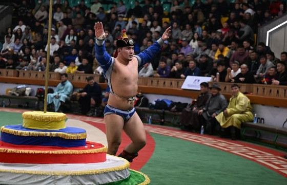 Залуу арслан Э.Батмагнай Өндөр гэгээн даншиг наадамд зодоглоно