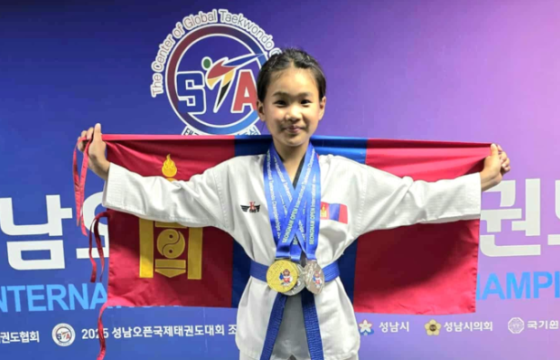 C.МАРГАД:  Би таеквондоод  дуртай, хүсэл мөрөөдлийнхөө төлөө явж байгаа  учраас  ядардаггүй