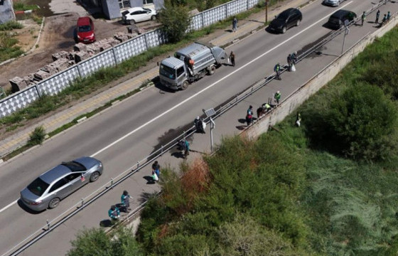 Дунд голын ай савыг цэвэрлэж байна