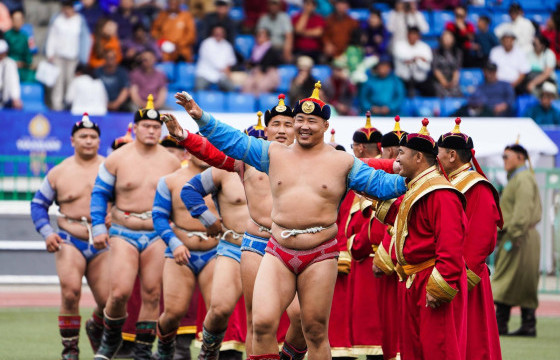 Даншиг наадмын эхний өдрийн бүртгэлд 1 аварга, 4 арслан, 240 бөх бүртгүүлжээ