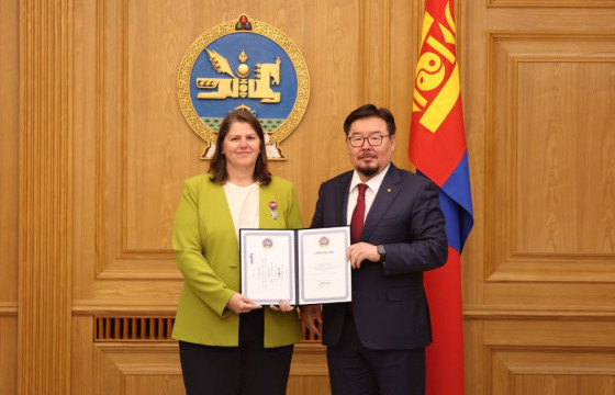 ЕРӨНХИЙ САЙД Г.ЗАНДАНШАТАР КАНАДЫН ЭЛЧИН САЙДЫГ ХҮЛЭЭН АВЧ УУЛЗЛАА